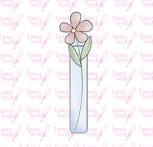 Load image into Gallery viewer, Tall Vase 3