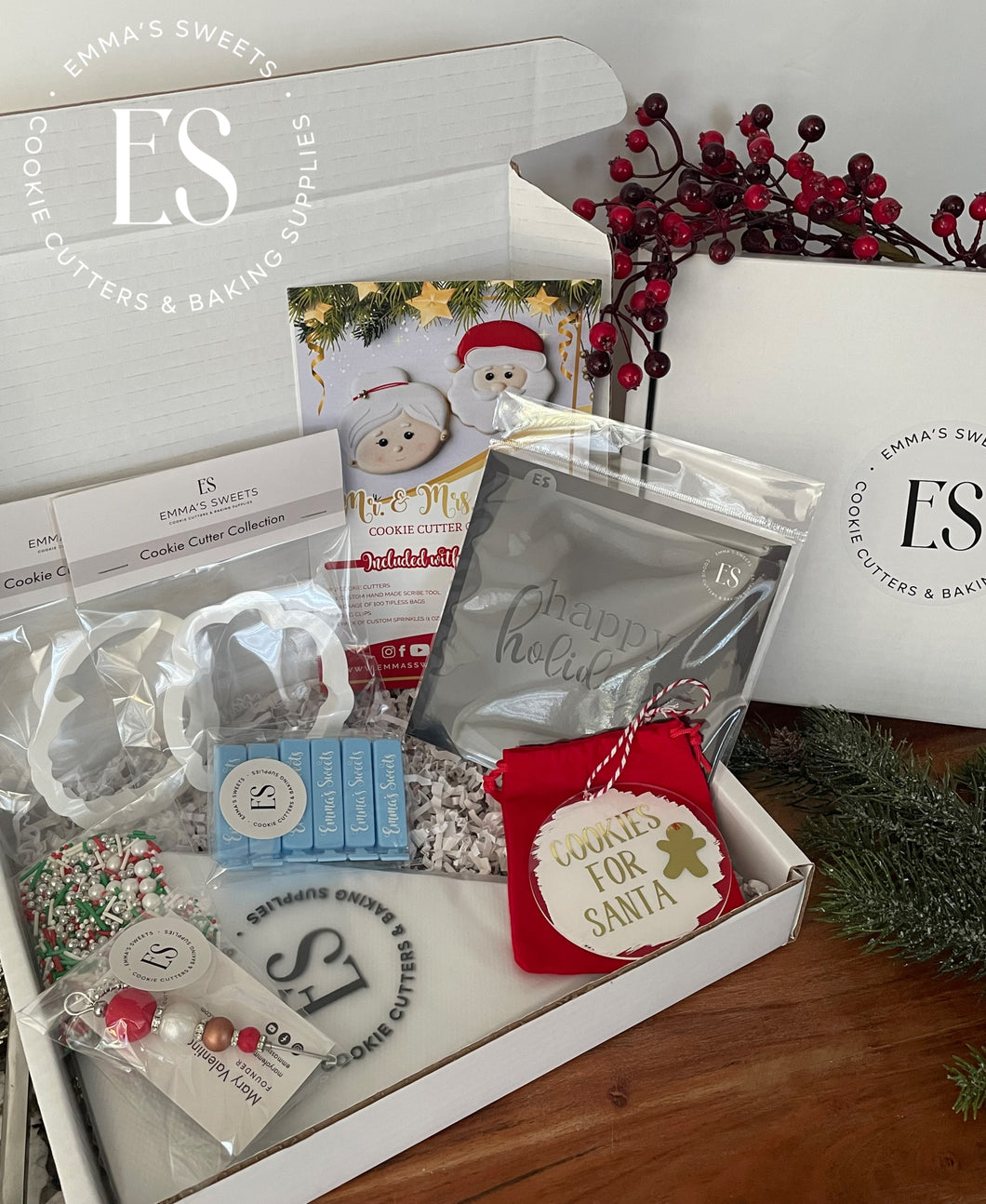 Mr. and Mrs. Claus Cookie Cutter Gift Set 2025