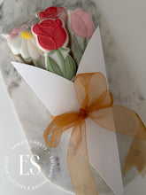 Load image into Gallery viewer, White Flower Bouquet Box