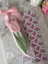 Load image into Gallery viewer, Long Tulip Flower Plaque