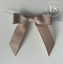 Load image into Gallery viewer, PRE TIED BOWS (36 colours)