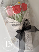 Load image into Gallery viewer, Newsprint Flower Bouquet Box