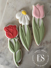 Load image into Gallery viewer, Long Tulip Flower Plaque