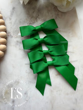 Load image into Gallery viewer, PRE TIED BOWS (50 colours)