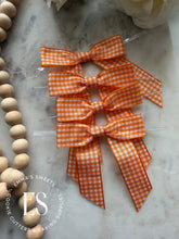 Load image into Gallery viewer, PRE TIED BOWS (50 colours)