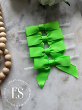 Load image into Gallery viewer, PRE TIED BOWS (50 colours)