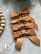 Load image into Gallery viewer, PRE TIED BOWS (50 colours)