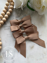 Load image into Gallery viewer, PRE TIED BOWS (50 colours)