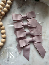 Load image into Gallery viewer, PRE TIED BOWS (50 colours)
