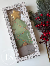 Load image into Gallery viewer, Greenery and Berries Box- 12" x 5" x 1.5" (JUST IN!)