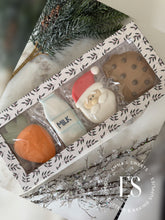 Load image into Gallery viewer, Greenery and Berries Box- 12" x 5" x 1.5" (JUST IN!)