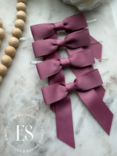 Load image into Gallery viewer, PRE TIED BOWS (50 colours)