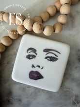 Load image into Gallery viewer, Glamour Face Stencil