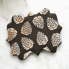 Load image into Gallery viewer, Pine Cones
