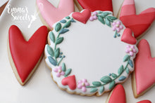Load image into Gallery viewer, Heart Wreath